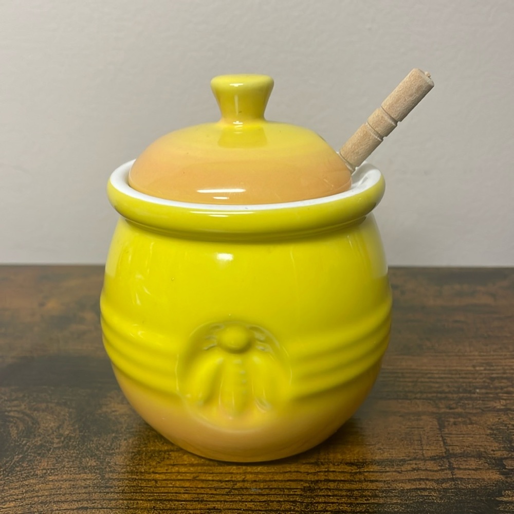 Yellow Honeypot with Bumblebee